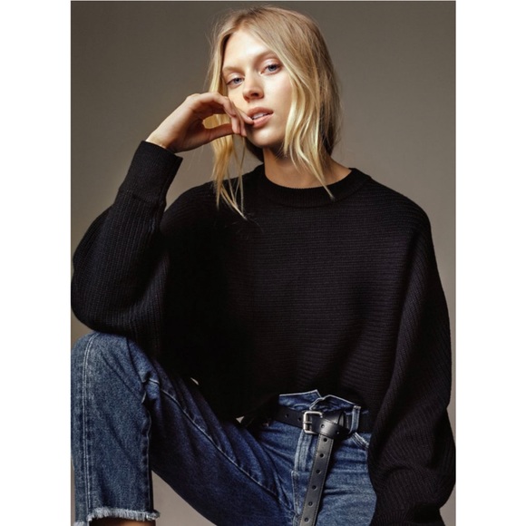 Aritzia Sweaters - WILFRED | Lolan Merino Wool Cropped Sweater Black Size Medium